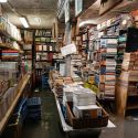 Libreria Acqua Alta di Venezia colpita dalla marea, perse migliaia di libri 