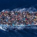 Il fotografo Massimo Sestini: “quella foto l'ho regalata al mondo, un politico non può usarla contro i migranti”