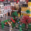 A Milano è stata costruita un'intera città con migliaia di mattoncini Lego