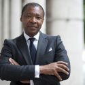 Addio a Okwui Enwezor, uno dei più importanti critici d'arte al mondo. Aveva curato la Biennale 2015