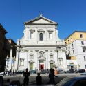 Roma, integralisti cattolici rubano statuetta pachamama da Santa Maria in Traspontina e la gettano nel Tevere
