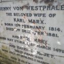 Londra, vandali prendono a martellate la tomba di Karl Marx. I danni sono permanenti