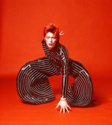 Salerno accoglie 100 scatti di Sukita dedicati a David Bowie