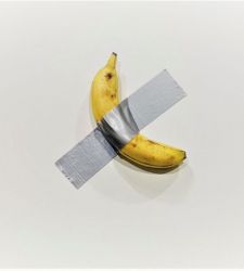 Comedian (banana and tape on wall): a work in which everything is Maurizio Cattelan 