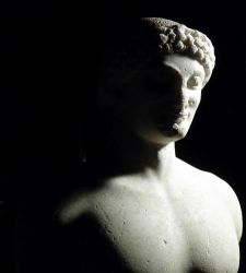 Il Kouros di Lentinoi, gioiello della statuaria della Sicilia greca, in mostra a Catania