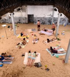 How should we interpret the faux-beach victory of Lithuania's pavilion at the Venice Biennale?