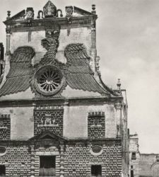 Gravina in Puglia, the singular history of the church with the facade shaped like a noble coat of arms