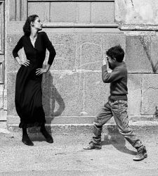 Oltre cinquant'anni di carriera raccontati in un'antologica dedicata a Ferdinando Scianna. Alla Casa dei Tre Oci di Venezia