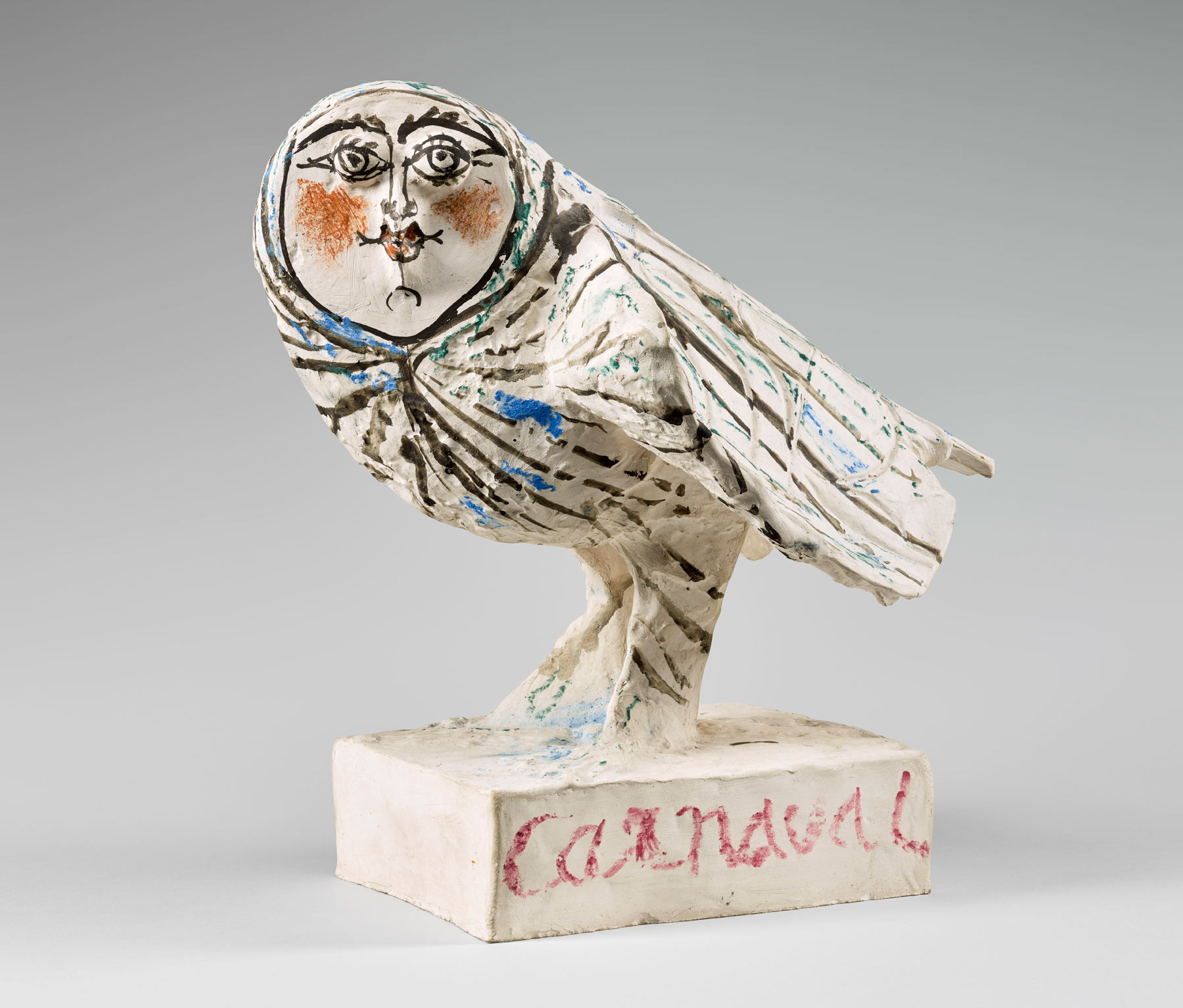  Pablo Picasso, Civetta con testa femminile (1951 - 27 febbraio 1953, Vallauris; Terra bianca: fusione. Decorazione con ingobbio e pastello, 33,5 x 34,5 x 24 cm; Parigi, Musée National Picasso – Paris). Ph: RMN- Grand Palais / Mathieu Rabeau