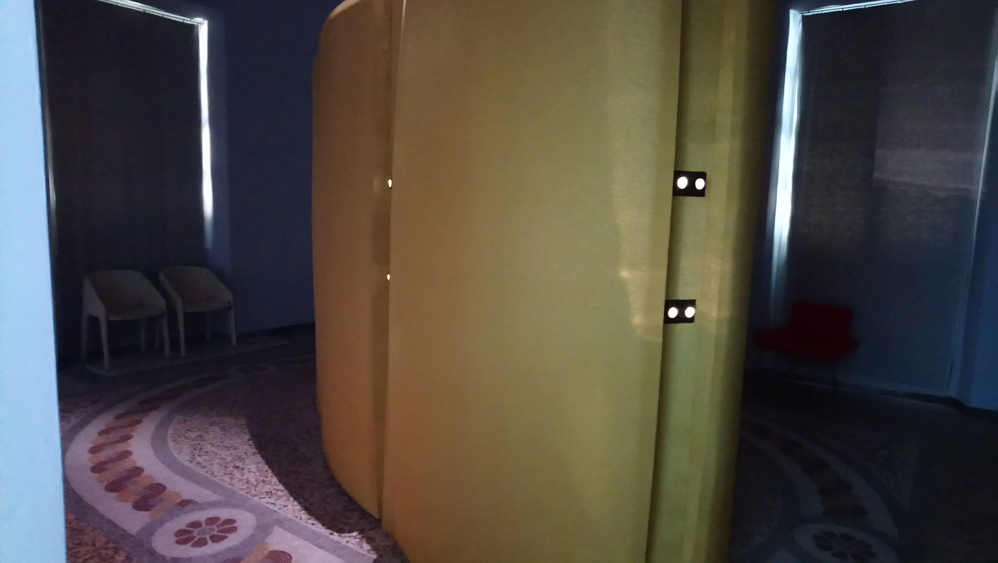 L'installazione coi visori per vedere la Paolina Borghese 
