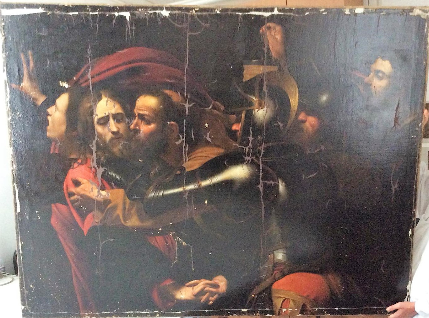 Da Caravaggio, Cattura di Cristo, dettaglio del dipinto durante il restauro (luglio 2019)
 Da Caravaggio, Cattura di Cristo, dettaglio del dipinto durante il restauro (luglio 2019)
