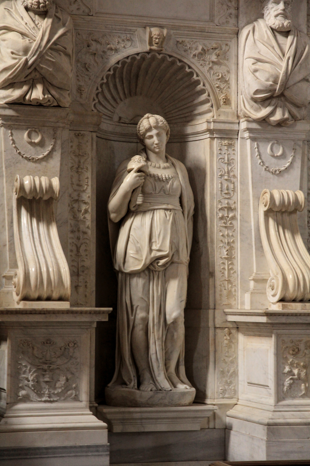 Michelangelo Buonarroti, Lia (1542 circa; marmo, altezza 197 cm; Roma, San Pietro in Vincoli). Ph. Credit JÃ¶rg Bittner Unna