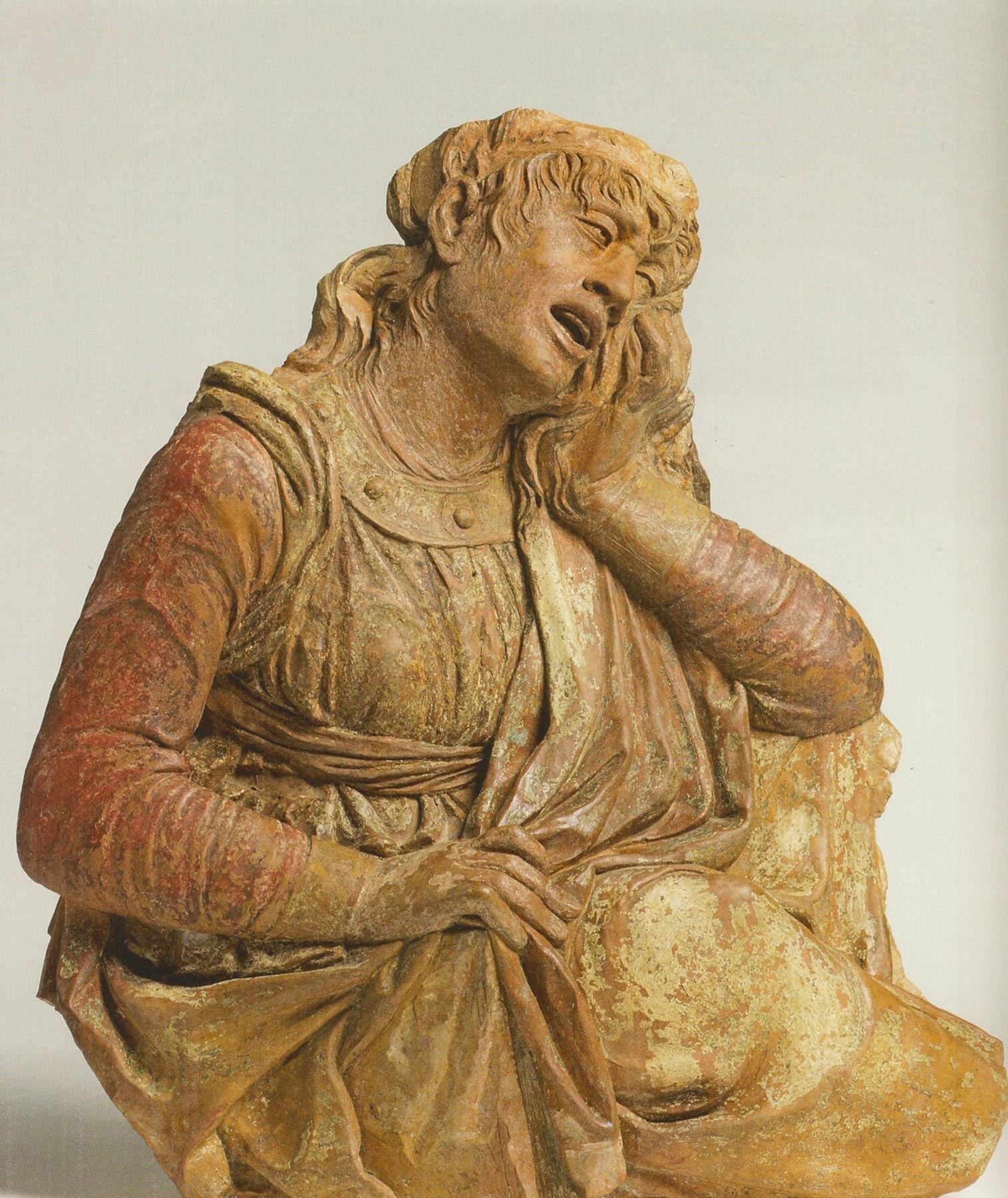 Bartolomeo Bellano, Figura femminile dolente (terracotta policroma, 44 x 49 x 17 cm; Padova, Museo Diocesano)
