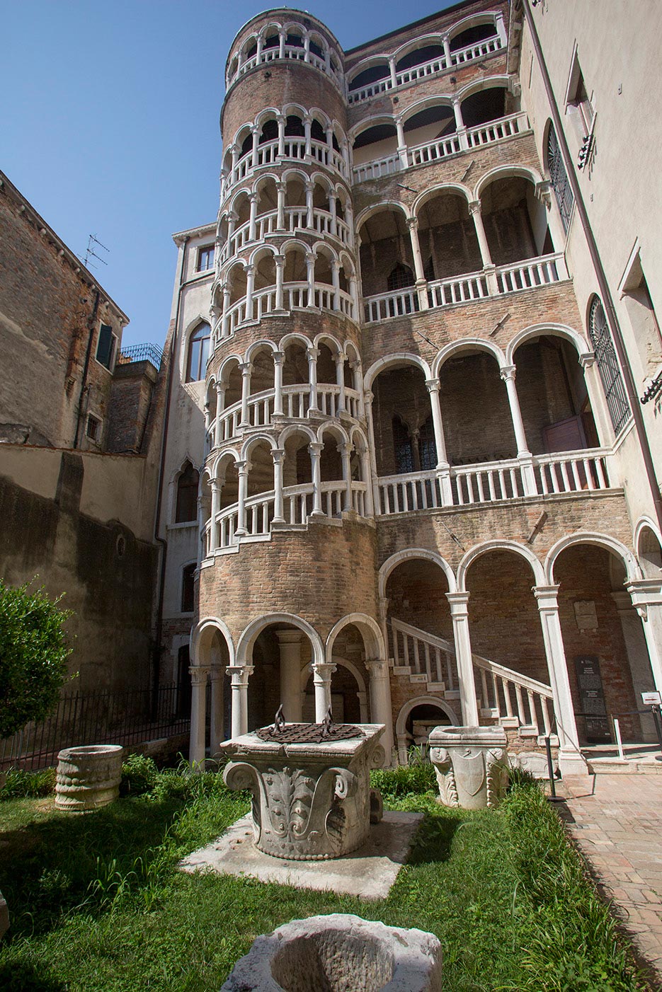 La celebre scala di Palazzo Contarini del Bovolo
