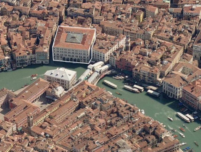 Veduta del Fondaco dei Tedeschi dall'alto
