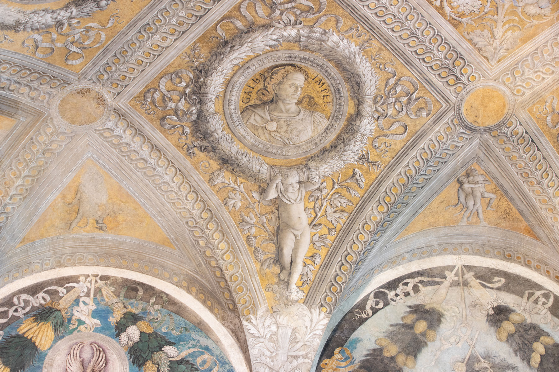 Le pitture che simulano rilievi. Ph. Credit Alessandro Pasquali - Danae Project
