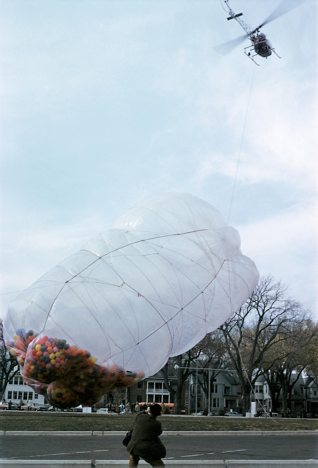 42.390 Cubic Feet Package (1966; palloni gonfiabili e involucro in polietilene, 18,3 x 7,6 x 9,8 m)