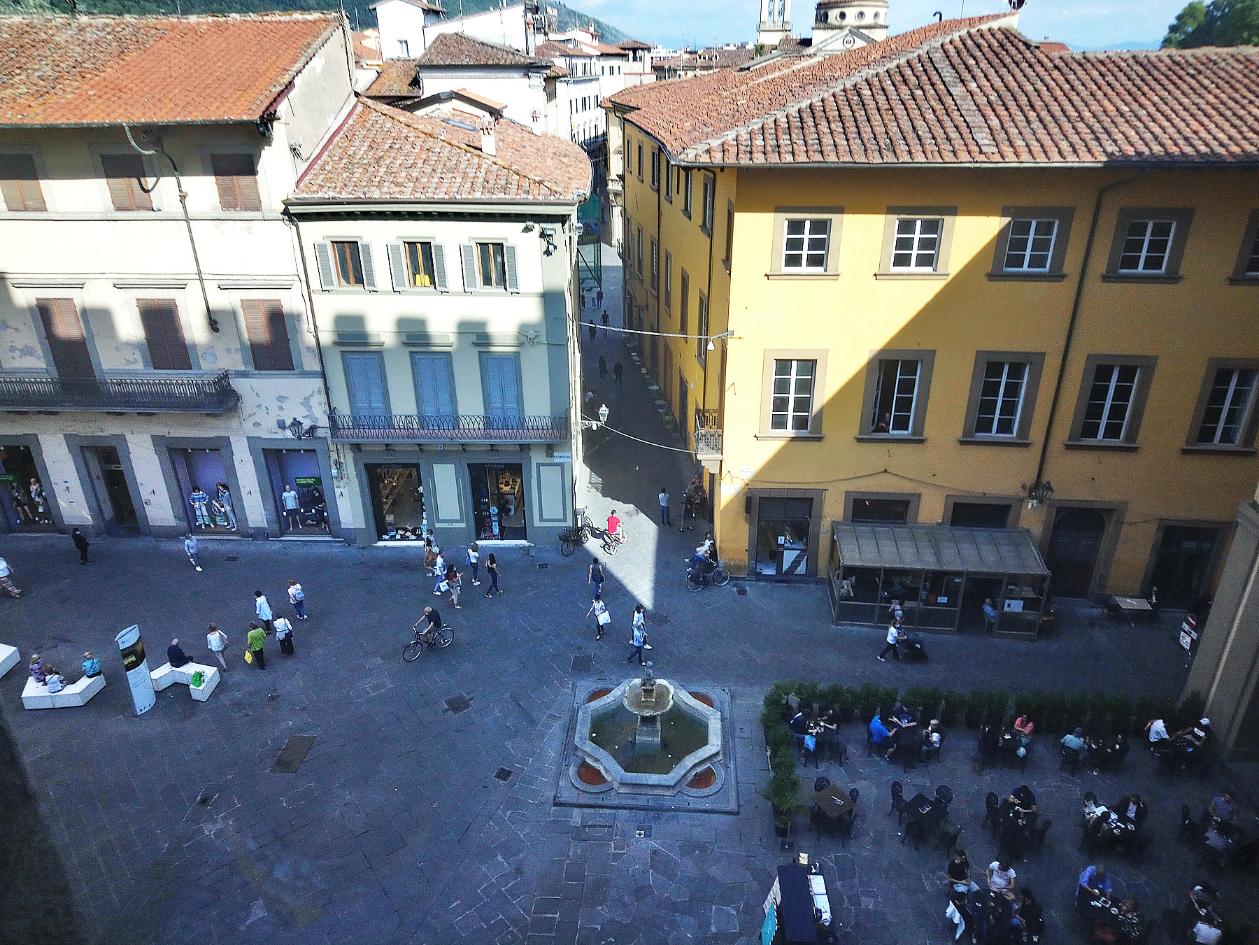Vita a Prato dalle finestre di Palazzo Pretorio
 Vita a Prato dalle finestre di Palazzo Pretorio