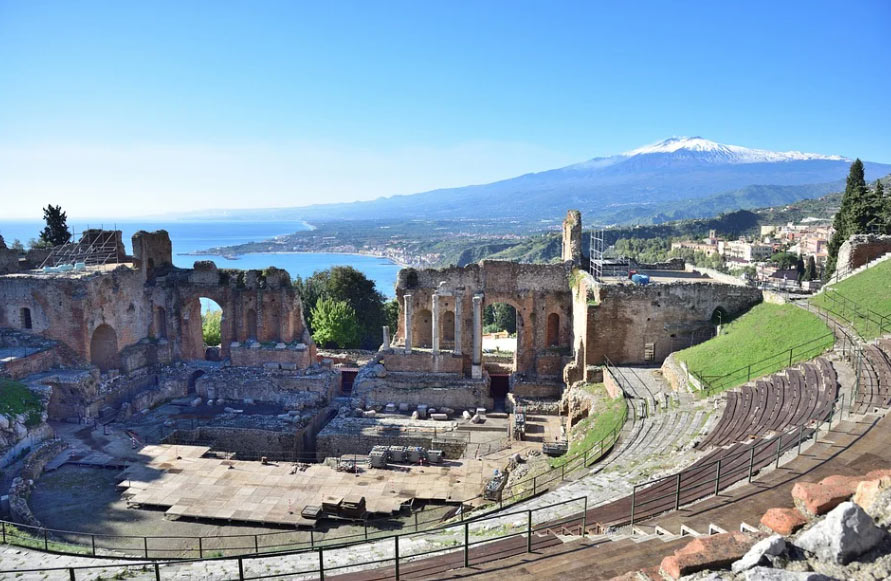 Il Teatro Greco di Taormina
 Il Teatro Greco di Taormina