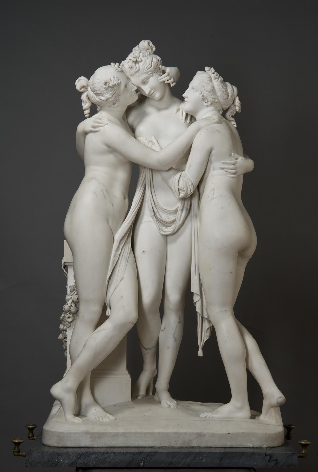 Antonio Canova, Le tre Grazie (1812-1817; marmo, 182 x 103 x 46 cm; San Pietroburgo, Museo Statale Ermitage, inv. 506)
