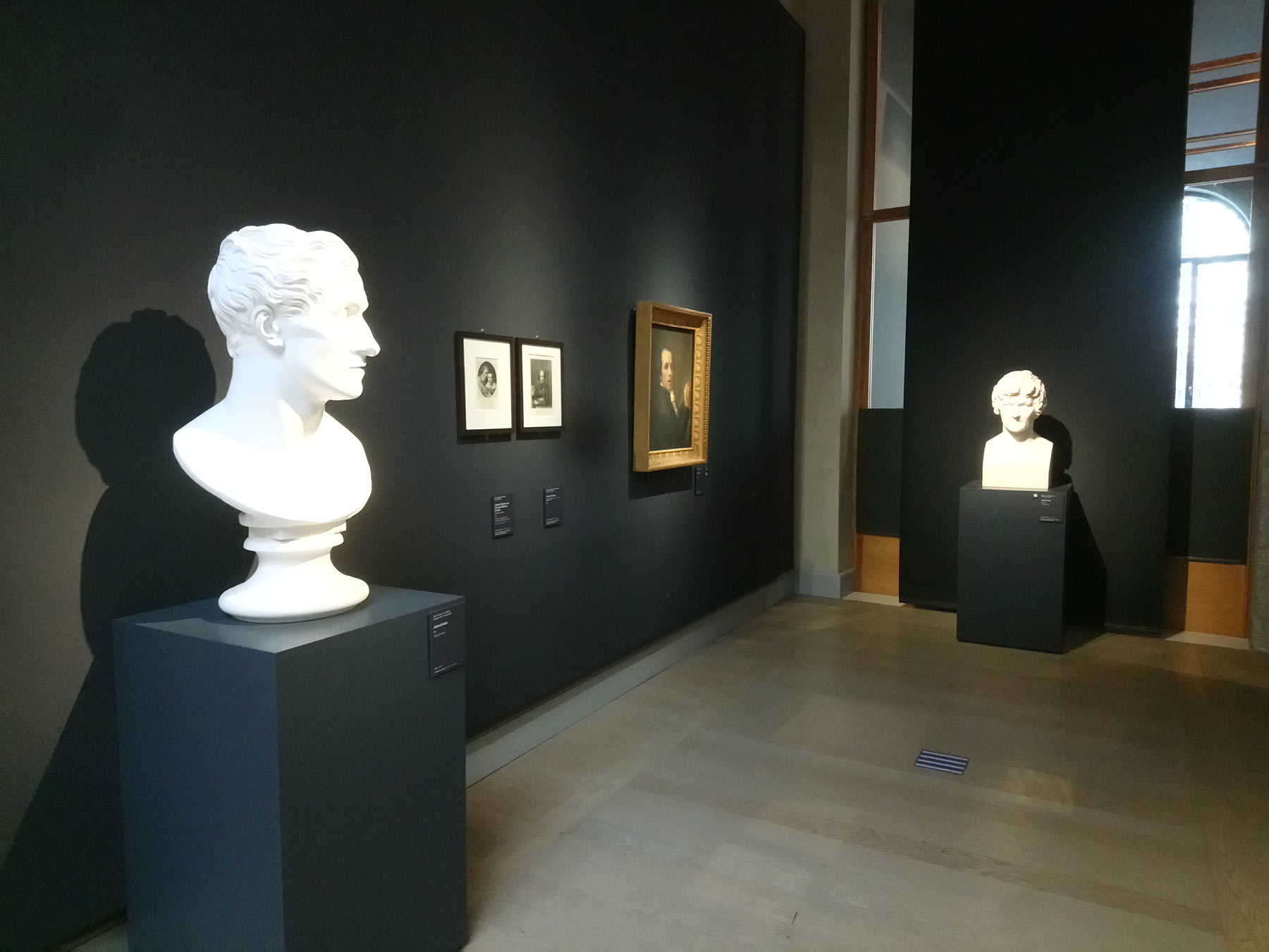 Sala della mostra Canova Thorvaldsen. La nascita della scultura moderna.
