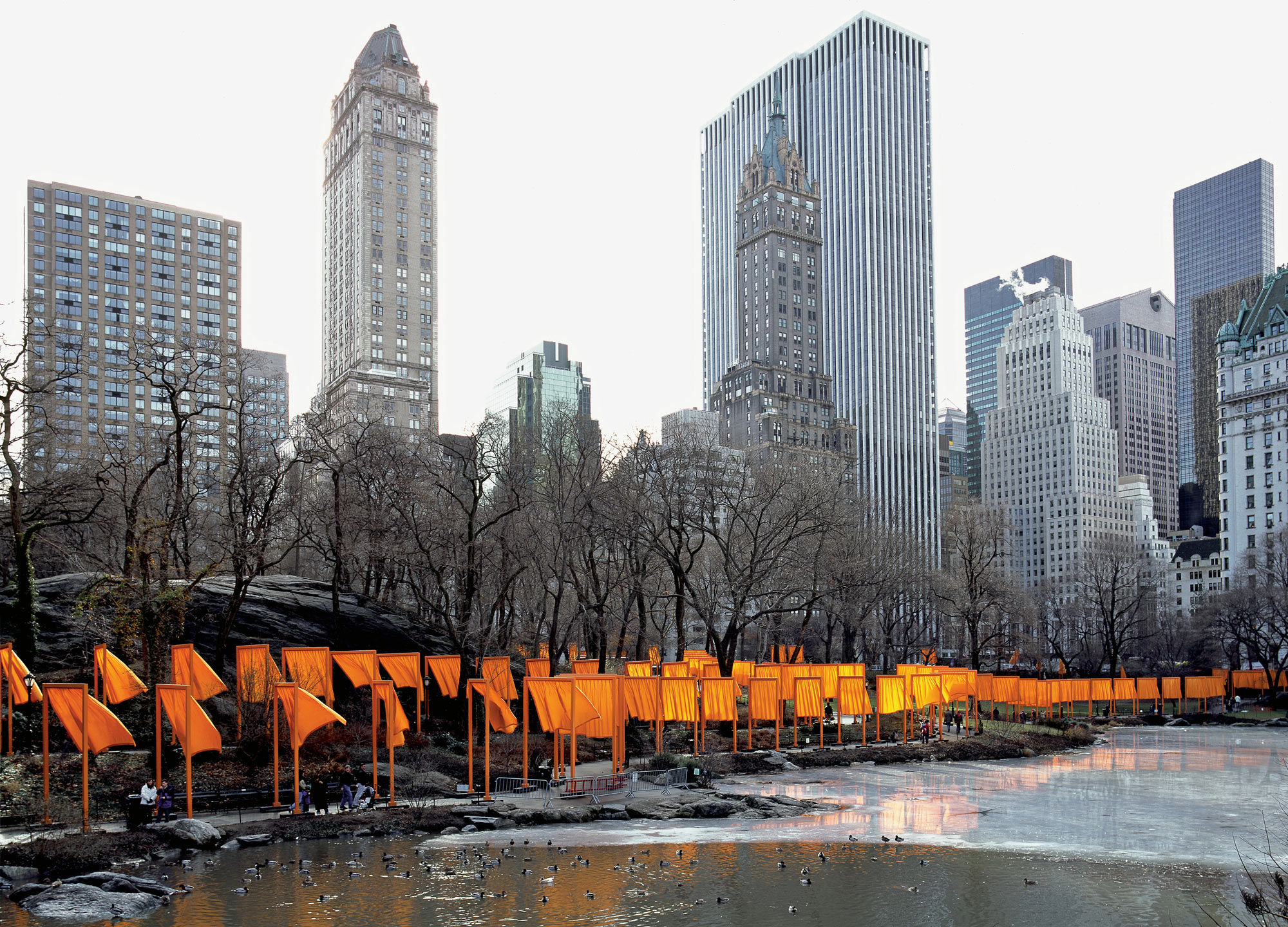 Christo e Jeanne-Claude, The Gates (1979-2005; New York, Central Park). Ph. Credit Wolfgang Volz
