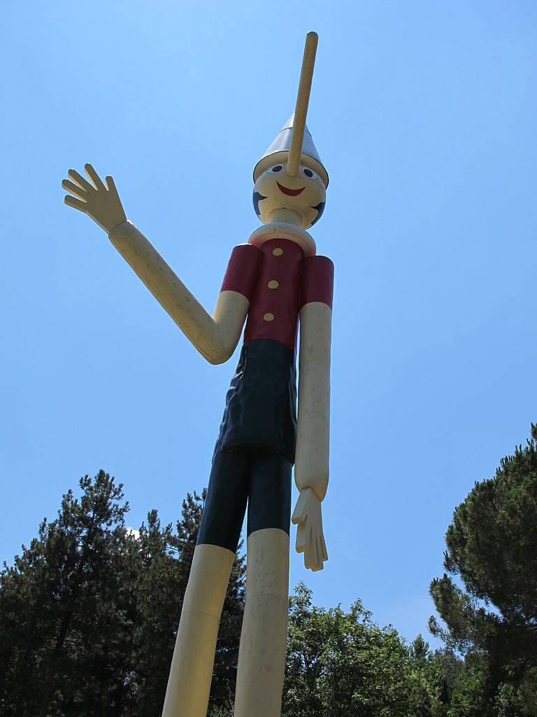 Il Pinocchio di legno piÃ¹ alto del mondo (opera del 2009 dell'atelier Volet, Svizzera, alta 16 metri). Ph. Credit Francesco Bini
