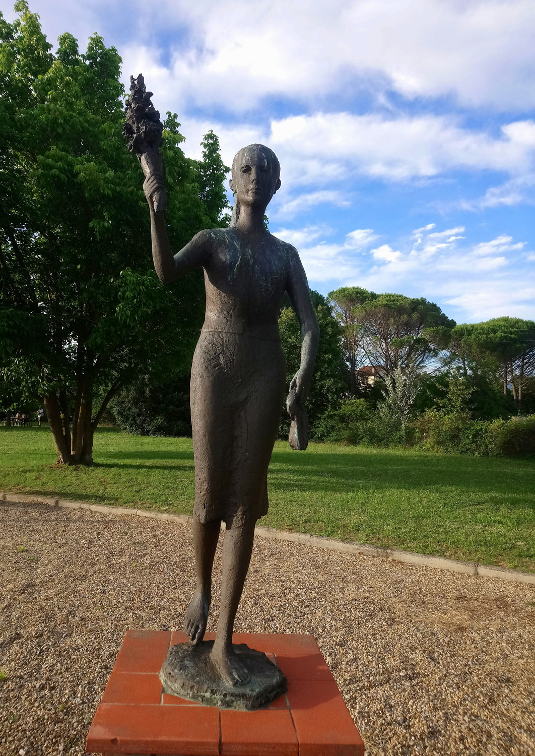 Quinto Martini, Primavera (1965; bronzo, 190 x 61 x 56 cm; Seano, Parco-Museo Quinto Martini)
