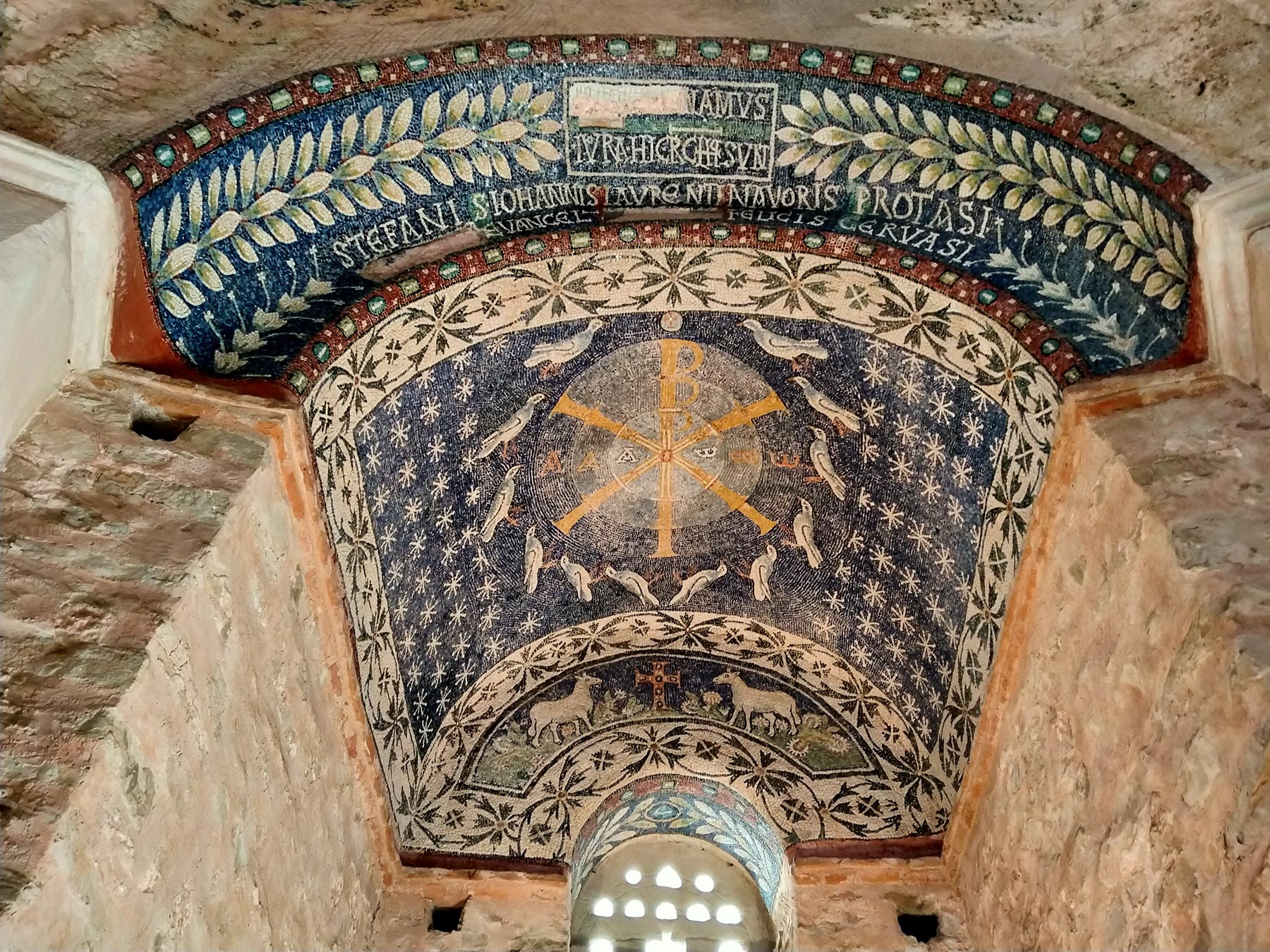 La nicchia con il mosaico
