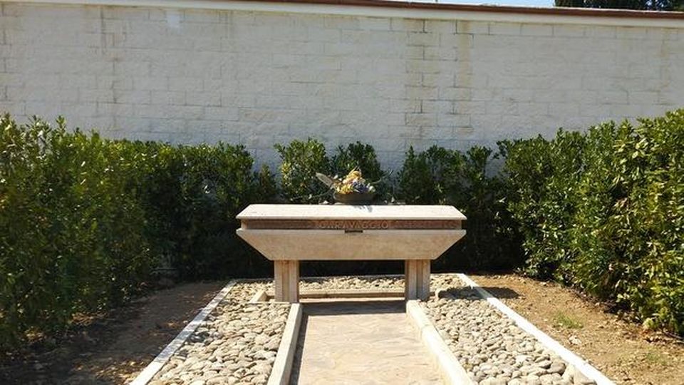 Il monumento di Porto Ercole nella sua attuale collocazione