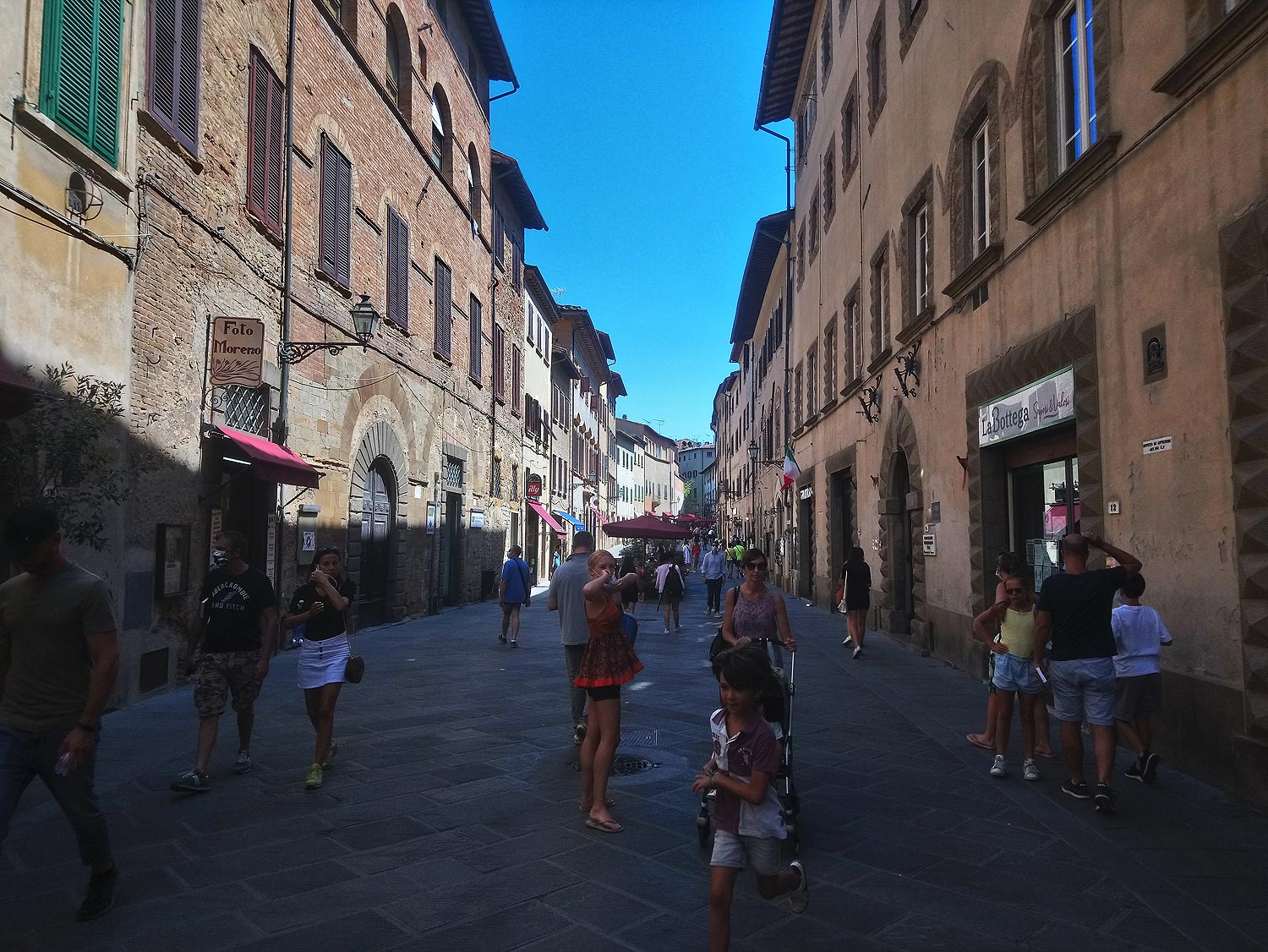 Turisti a Volterra
