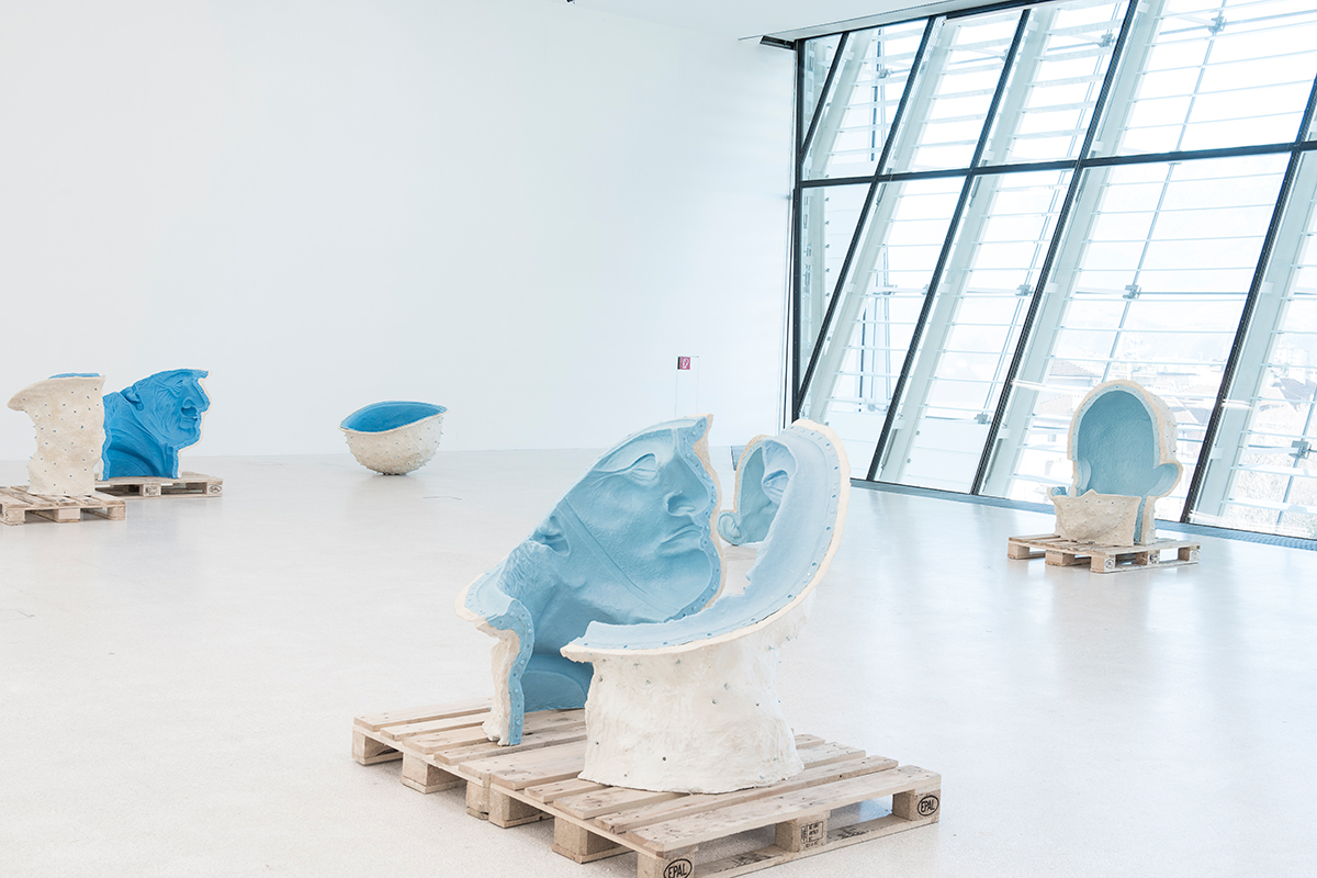 Rossella Biscotti, Le teste in oggetto (2014; 5 sculture in silicone e resina, dimensioni varie). Installation view The Future can only be for Ghosts, Museion, Bolzano (2014). Ph. Credit Luca Meneghel. Courtesy Wilfried Lentz, Rotterdam e Mor Charpentier, Parigi
 Rossella Biscotti, Le teste in oggetto (2014; 5 sculture in silicone e resina, dimensioni varie). Installation view The Future can only be for Ghosts, Museion, Bolzano (2014). Ph. Credit Luca Meneghel. Courtesy Wilfried Lentz, Rotterdam e Mor Charpentier, Parigi