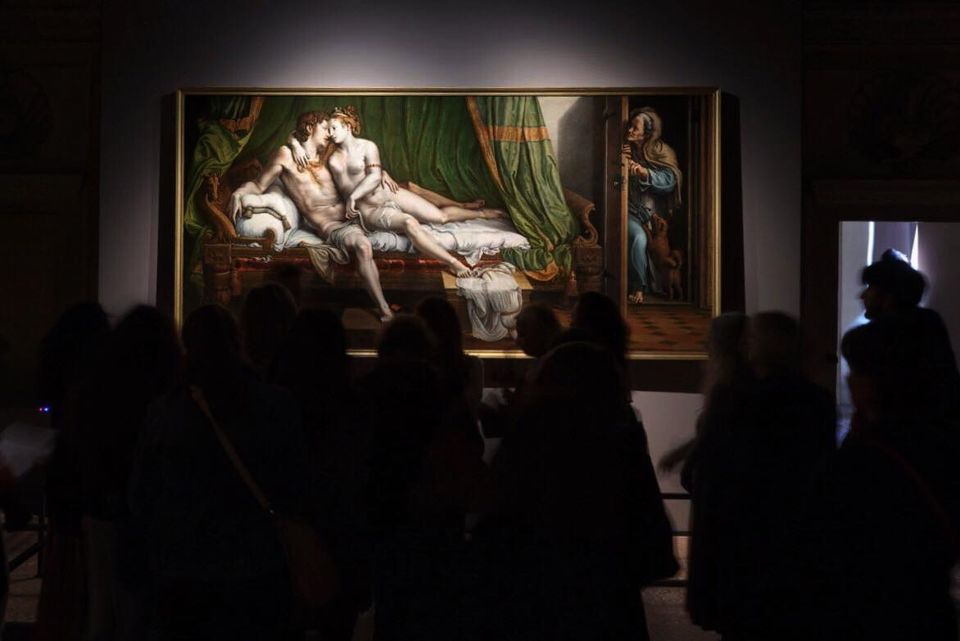 Visitatori alla mostra Giulio Romano. Arte e desiderio, a Mantova, Palazzo Te (6 ottobre 2019 - 6 gennaio 2020). Ph. Electa
