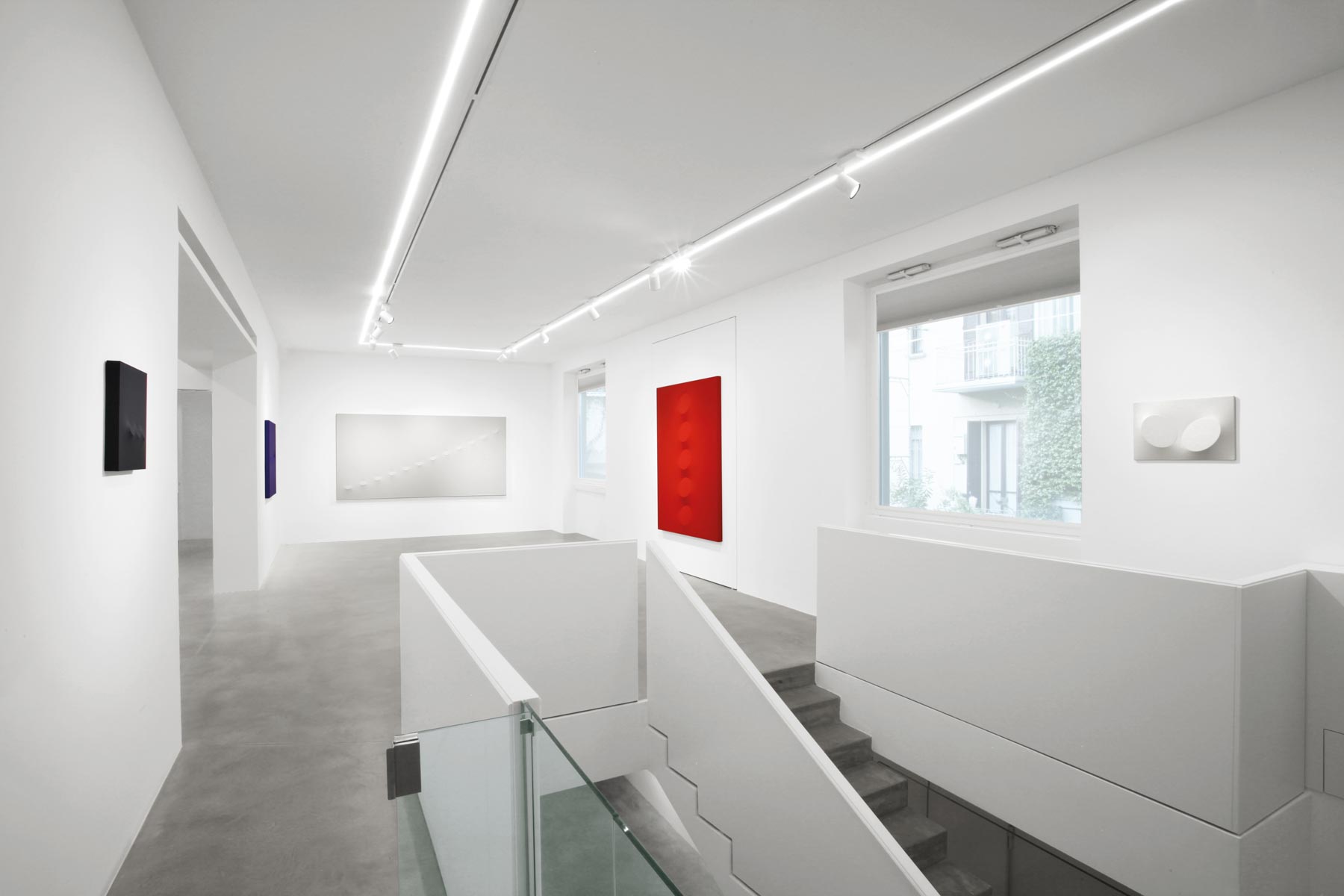 Allestimenti di Dep Art Gallery in occasione della mostra Turi Simeti. Opere 1960-2020, dall'8 settembre al 22 dicembre 2020
