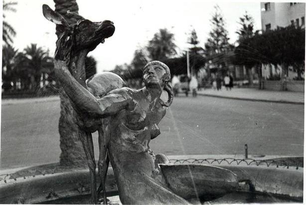 La fontana della Gazzella nel centro di Tripoli realizzata nel 1932, originariamente si chiamava Sorgente di Vita
