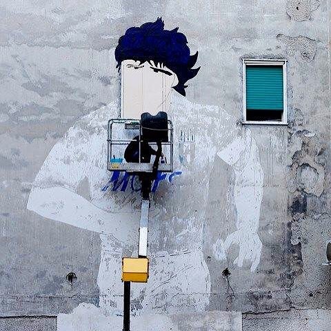 Salvatore Iodice al lavoro durante il restauro del murale di Mario Filardi. Ph. Credit @gioimprota
 Salvatore Iodice al lavoro durante il restauro del murale di Mario Filardi. Ph. Credit @gioimprota