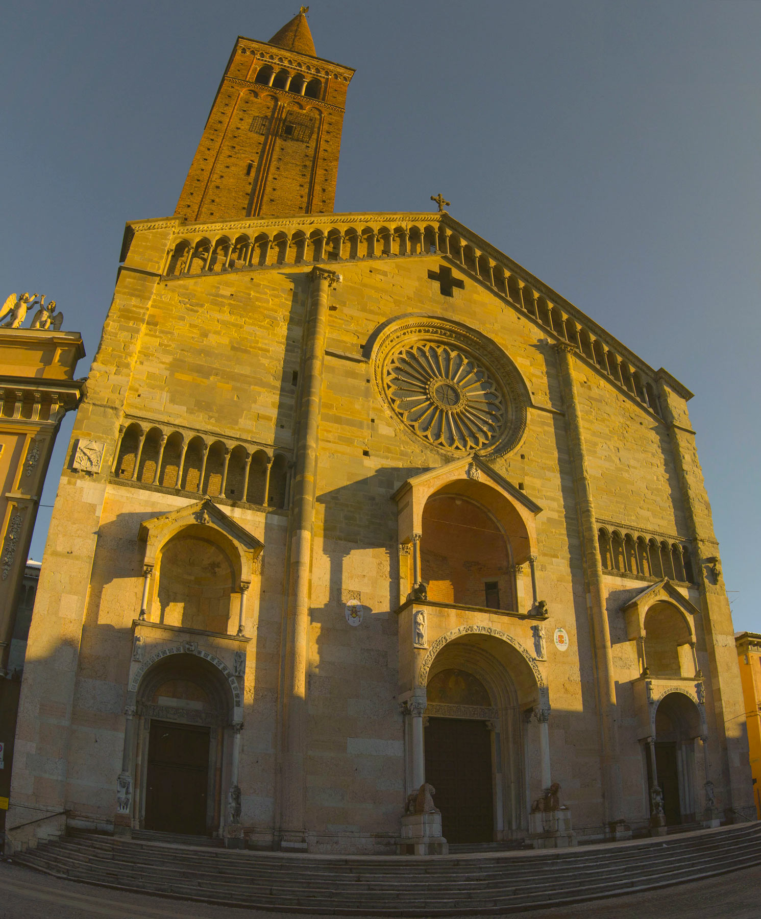La facciata della Cattedrale di Piacenza. Ph. Credit Matteo Bettini
