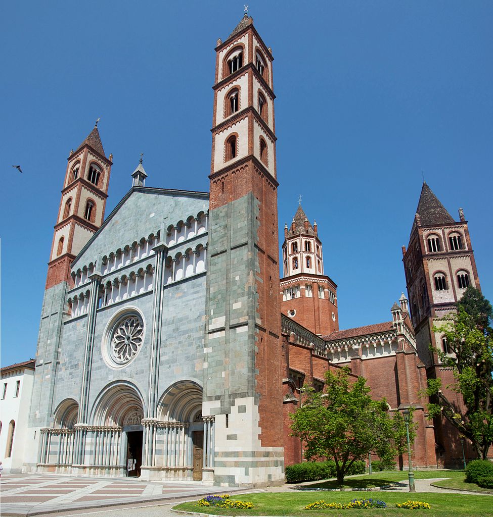La basilica vista di lato
