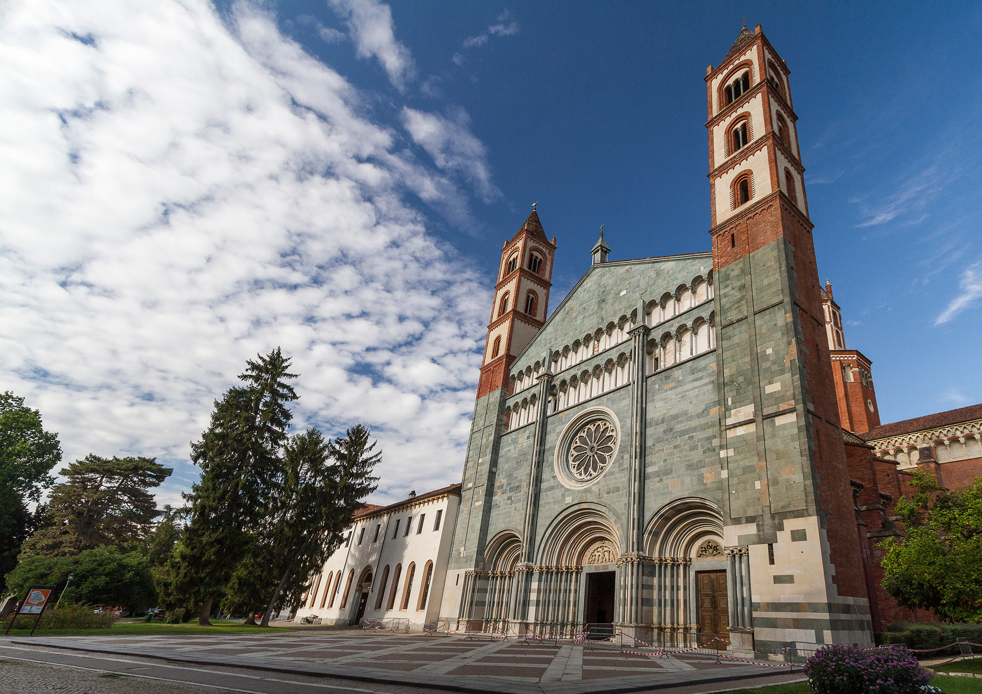La basilica di Sant'Andrea a Vercelli. Ph. Credit Diego Fracchetta
