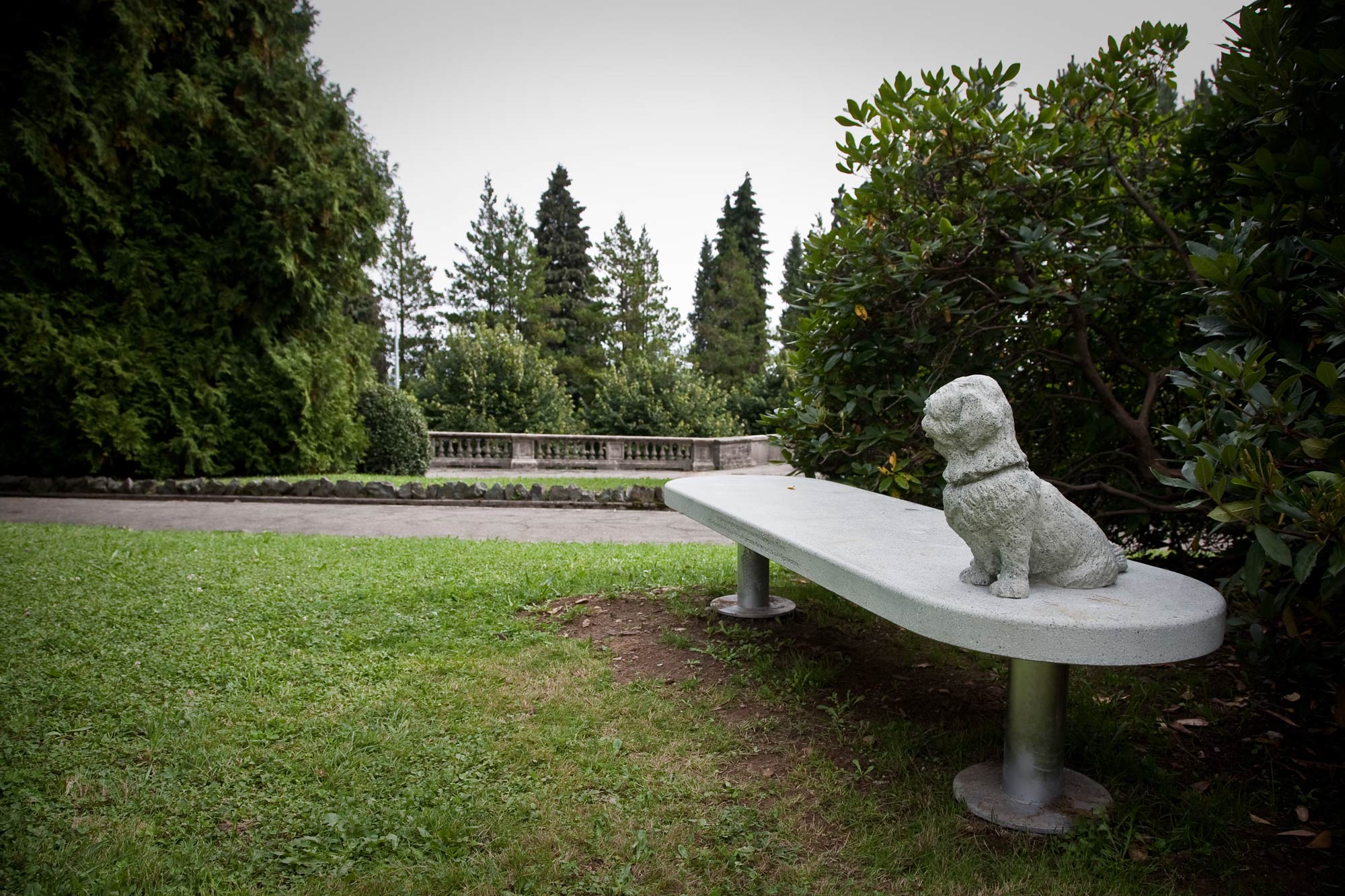 Alberto Garutti, Dedicato alle persone che sedendosi qui ne parleranno, 2009. Foto di Demian Dupuis
