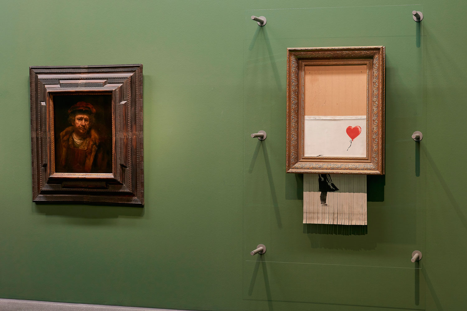 Banksy esposto vicino a Rembrandt alla Staatsgalerie di Stoccarda Banksy esposto vicino a Rembrandt alla Staatsgalerie di Stoccarda