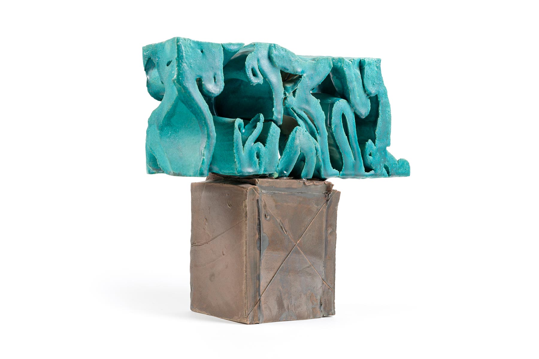 Alfonso Leoni, Senza titolo (1967 circa; maiolica foggiata a trafila, 25 x 29 x 8 cm)
