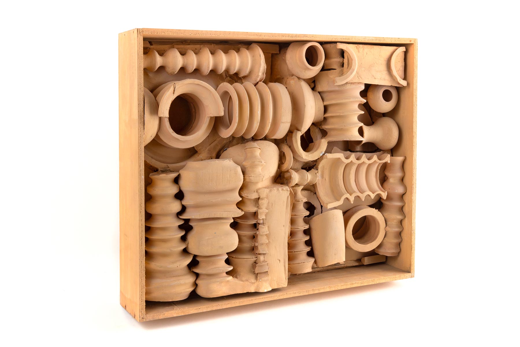 Alfonso Leoni, Senza titolo (1970; terracotta, 10 x 56 x 47 cm)
