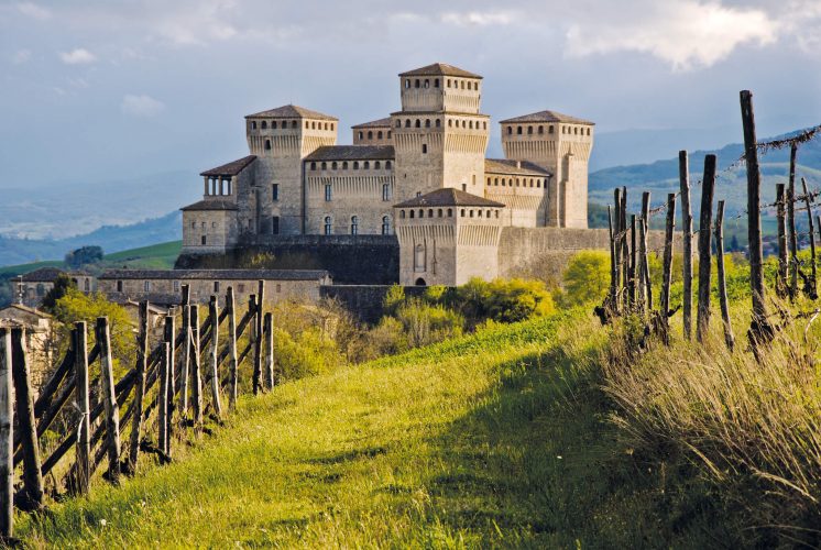 Die Burg von Torrechiara (Via di Linari)