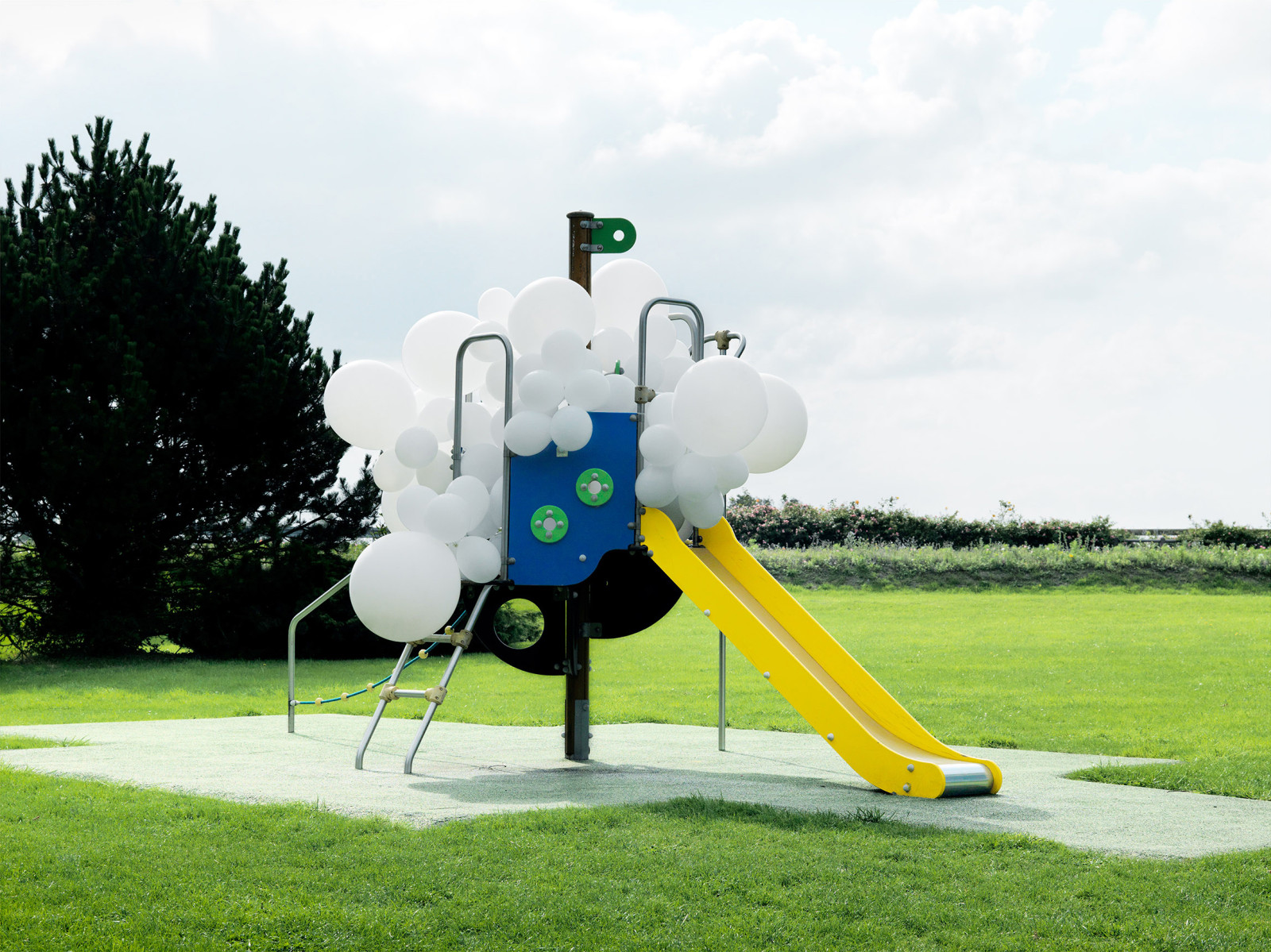 Charles Pétillon, Play Station 1 (2011)
