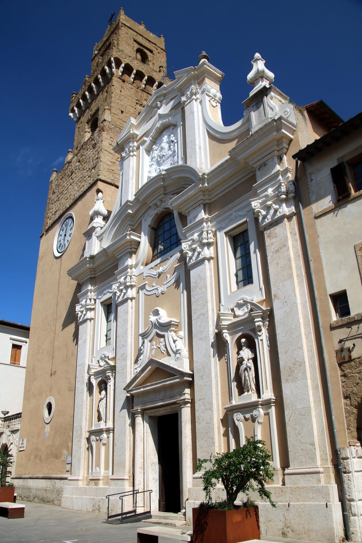 Il Duomo di Pitigliano
