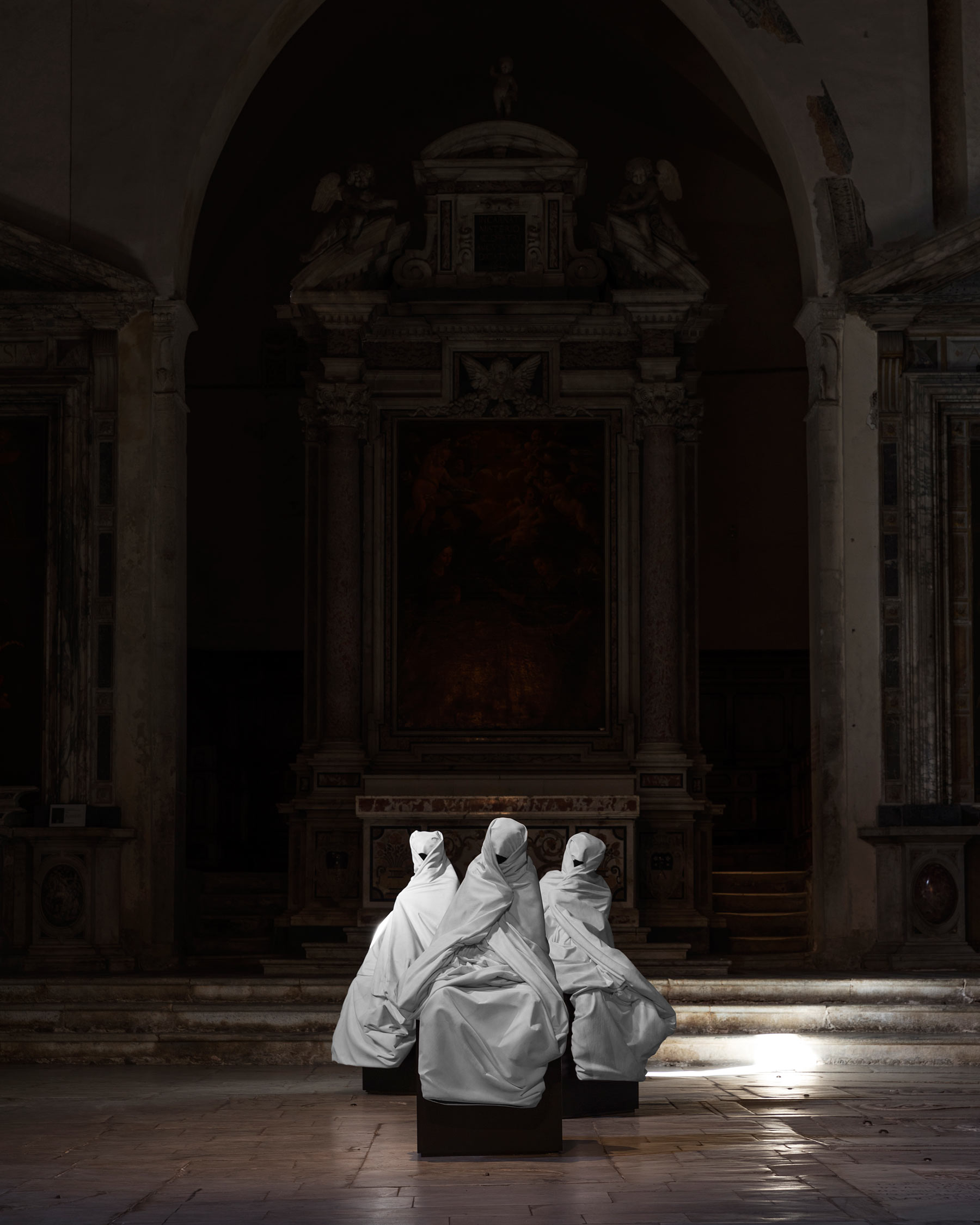 Le Tre Grazie. Courtesy l'artista e Galleria Poggiali. Photo credit © Nicola Gnesi
 Le Tre Grazie. Courtesy l'artista e Galleria Poggiali. Photo credit © Nicola Gnesi