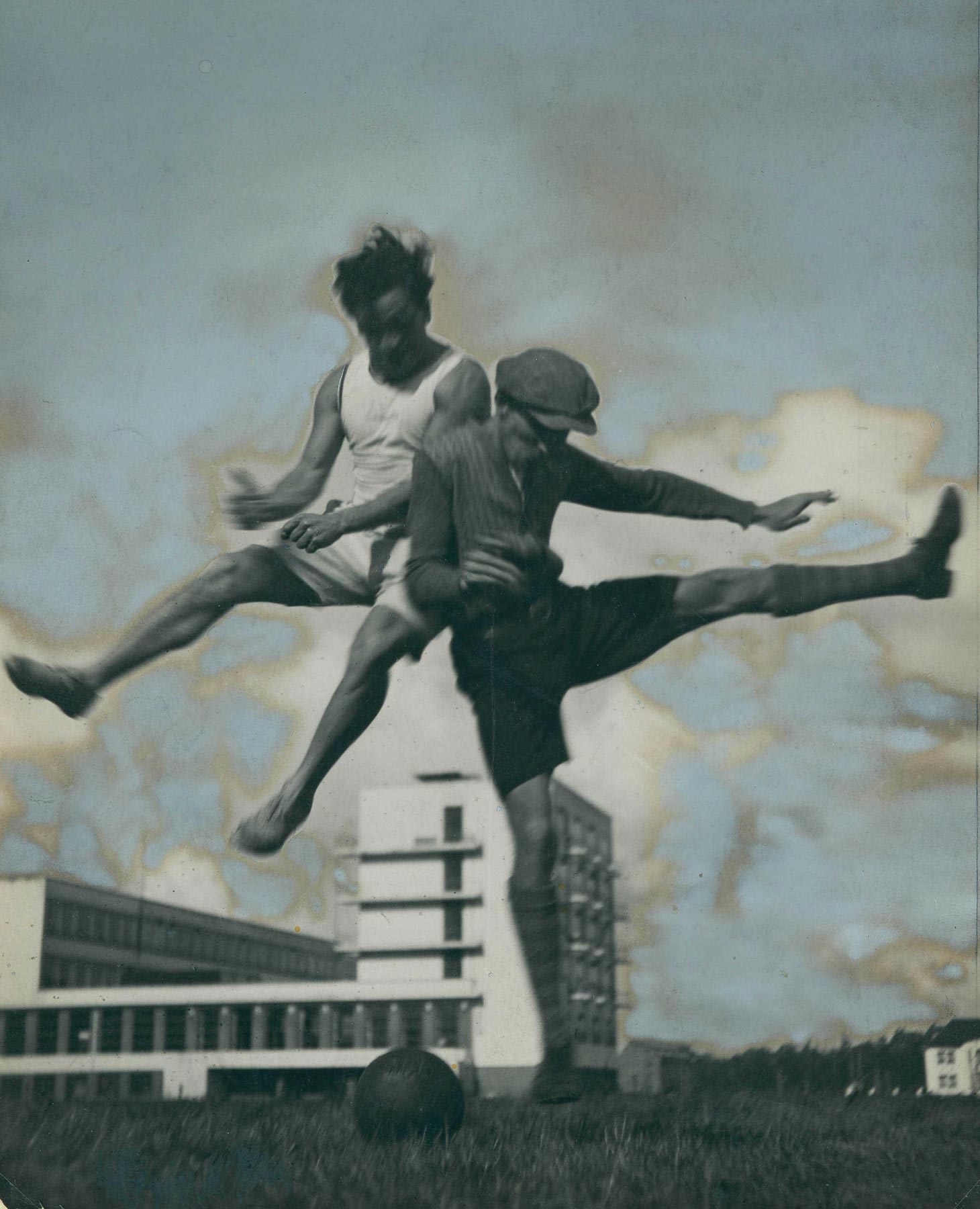 Theodore Lux Feininger, Xanti Schawinsky, Senza titolo (1927 circa; fotografia in bianco e nero dipinta, 23,2 x 17,9 cm; Collezione privata)
 Theodore Lux Feininger, Xanti Schawinsky, Senza titolo (1927 circa; fotografia in bianco e nero dipinta, 23,2 x 17,9 cm; Collezione privata)