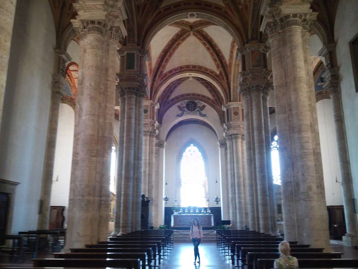L'interno del Duomo di Pienza

