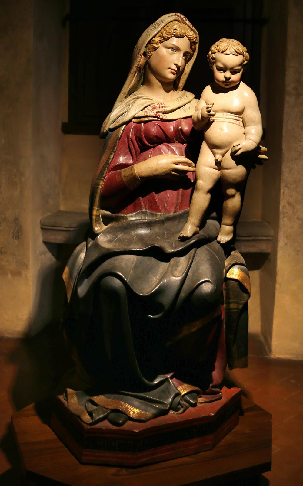 Jacopo della Quercia, Madonna col Bambino (1420; scultura lignea policroma, 150 x 67 x 55 cm; Anghiari, Museo di Palazzo Taglieschi)